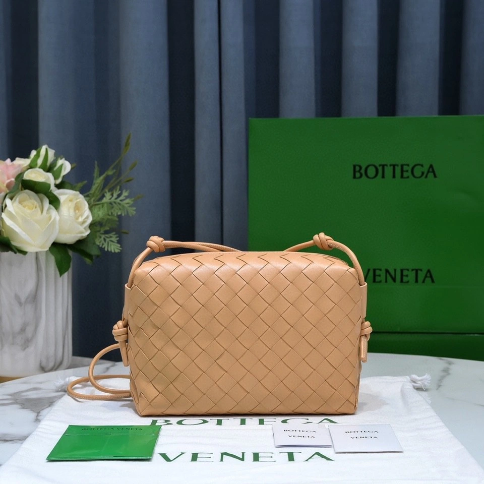 Unisex Bottega Veneta Satchel Bags 67703