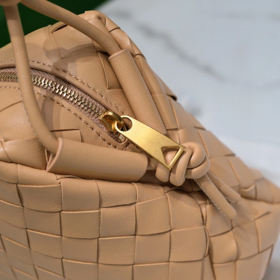 Unisex Bottega Veneta Satchel Bags 67703