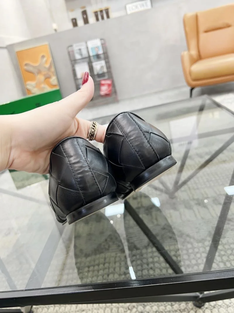 WaterResistant Bottega Veneta Shoes 5024