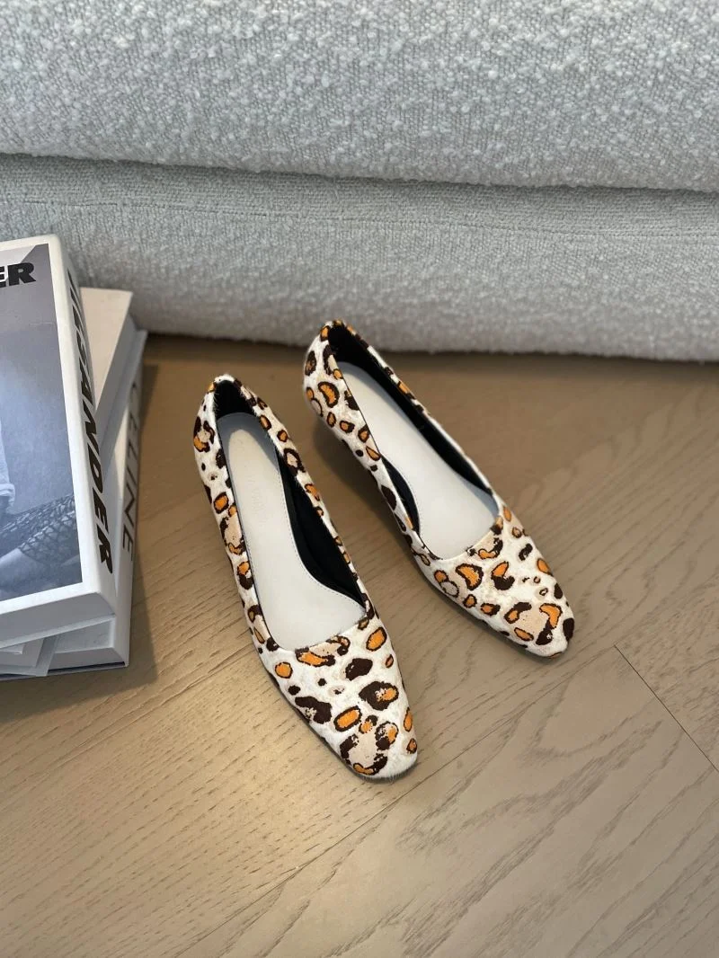 Minimalist Bottega Veneta Shoes 8313
