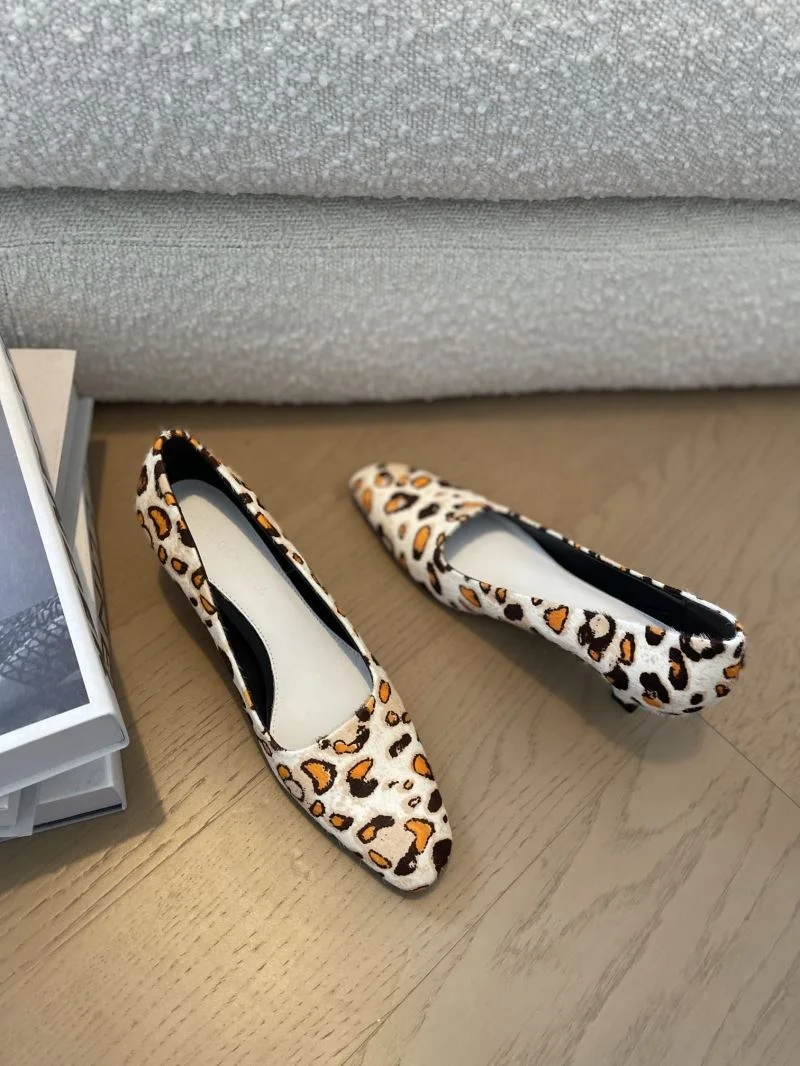 Minimalist Bottega Veneta Shoes 8313
