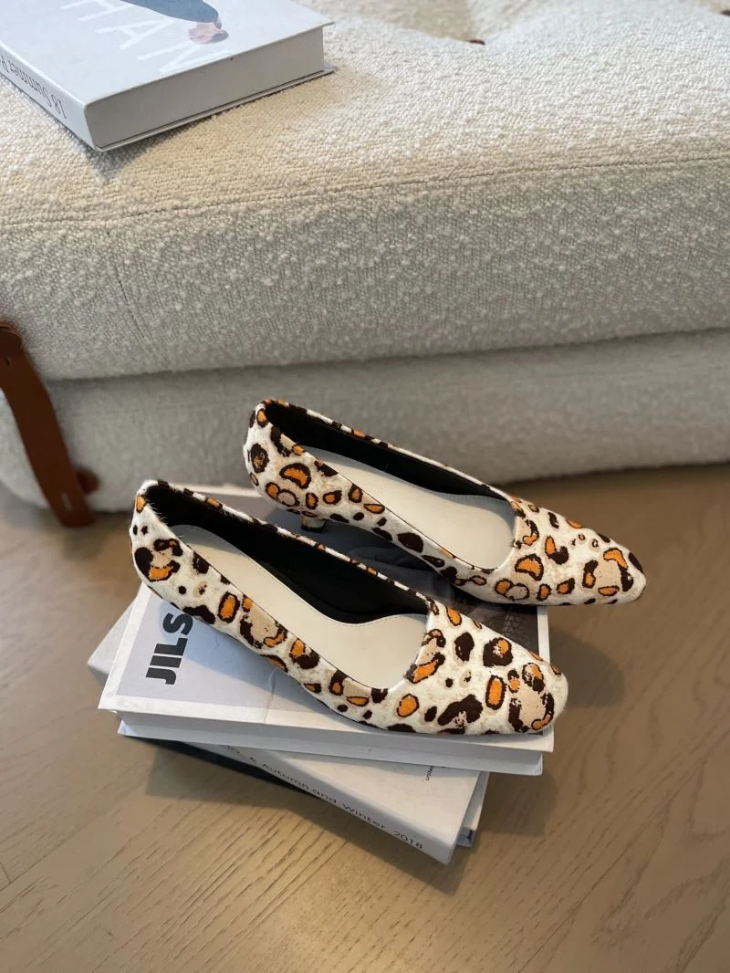 Minimalist Bottega Veneta Shoes 8313