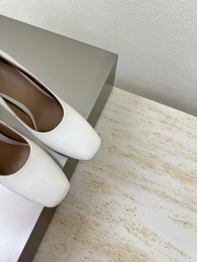 Lightweight Bottega Veneta Shoes 12859