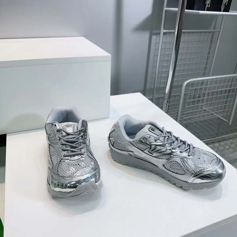 Sporty Bottega Veneta Shoes 10428