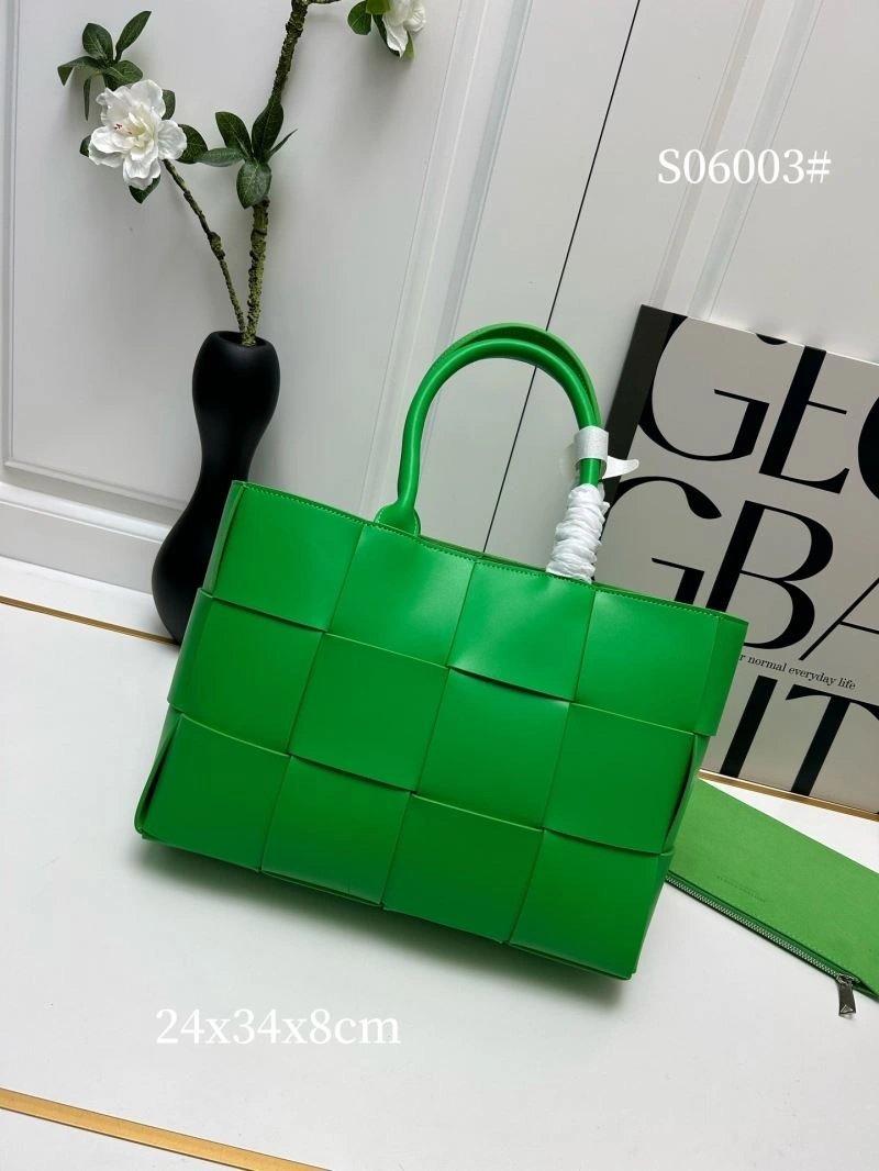 GoAnywhere Bottega Veneta Shopping Bags 84670