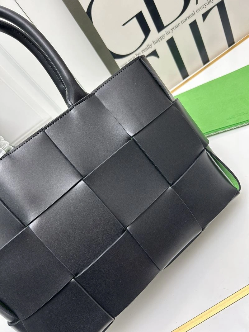 SmoothTexture Bottega Veneta Shopping Bags 84660
