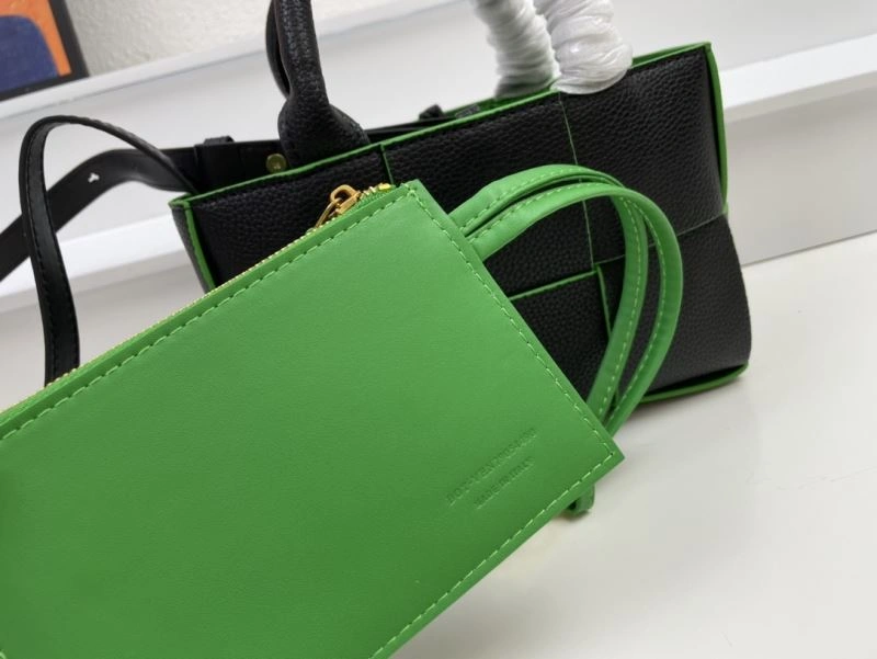 Affordable Bottega Veneta Shopping Bags 84757