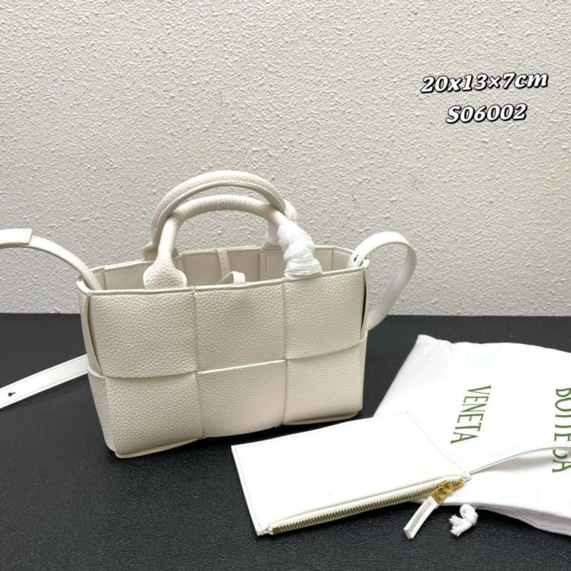 Bottega Veneta Shopping Bags Chic 84656