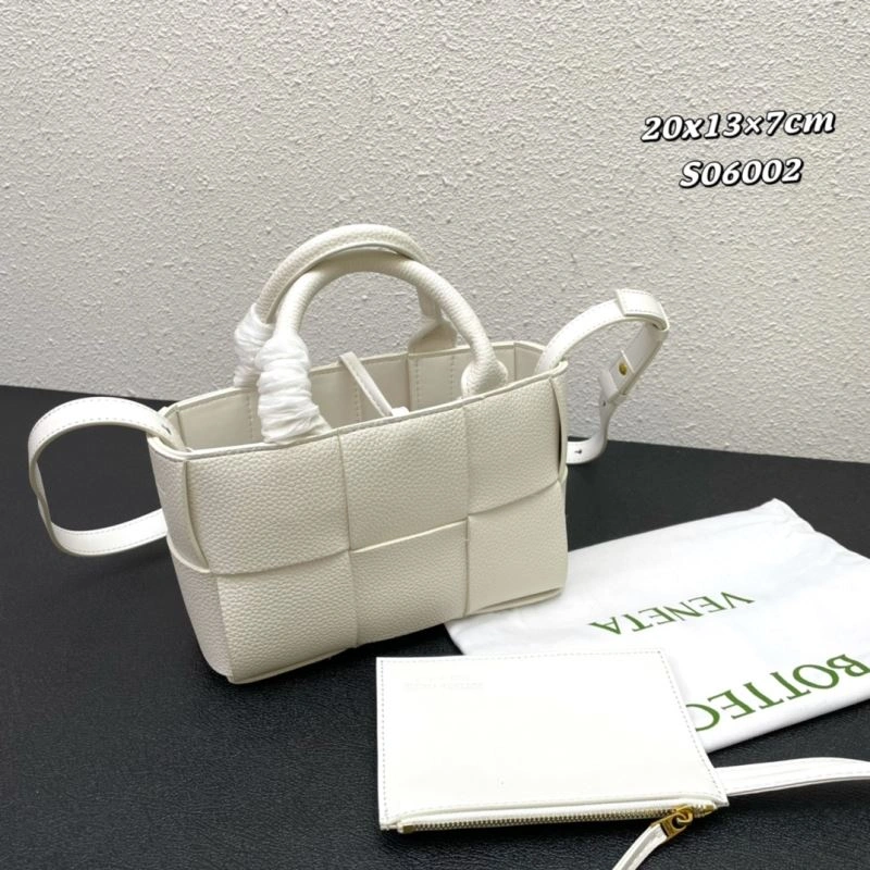 Bottega Veneta Shopping Bags Chic 84656