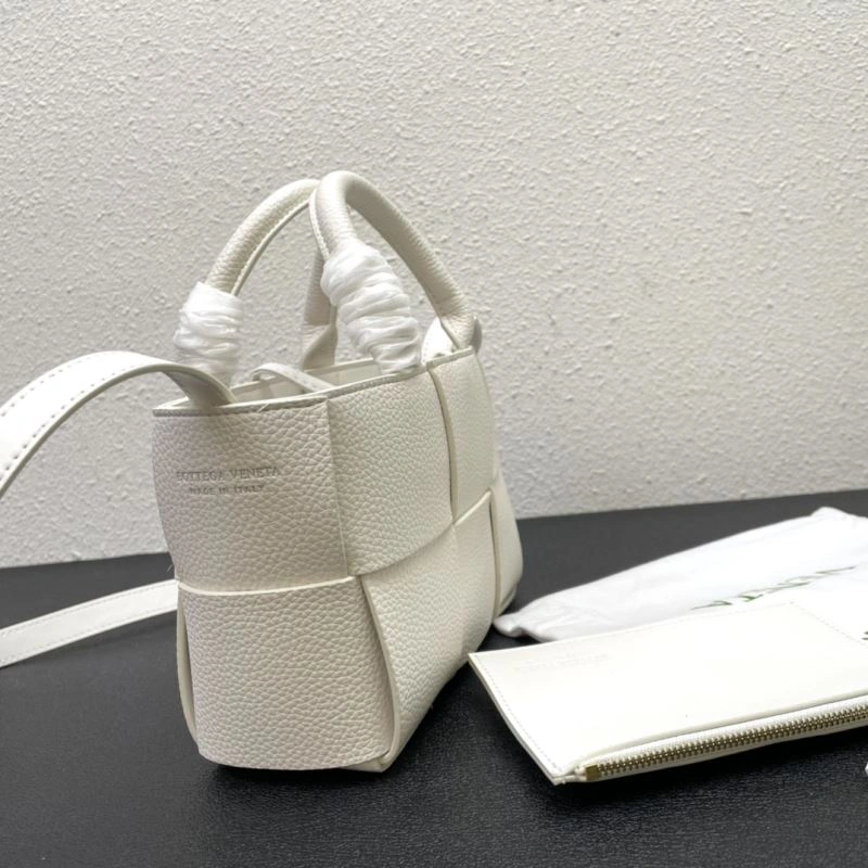 Bottega Veneta Shopping Bags Chic 84656