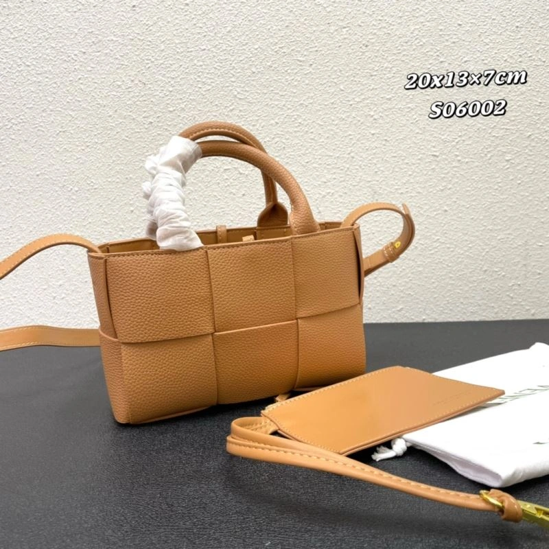 SmoothTexture Bottega Veneta Shopping Bags 84684