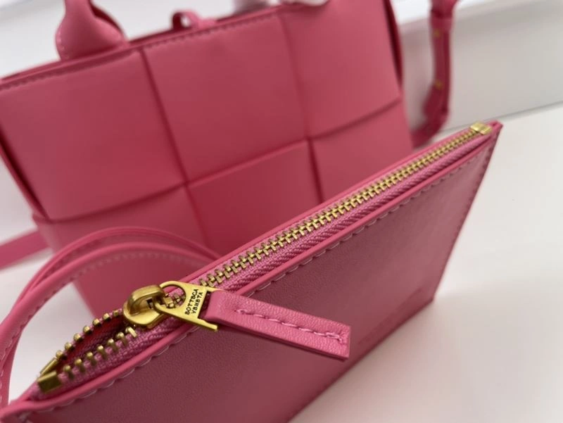 Bottega Veneta Shopping Bags Resilient 84698