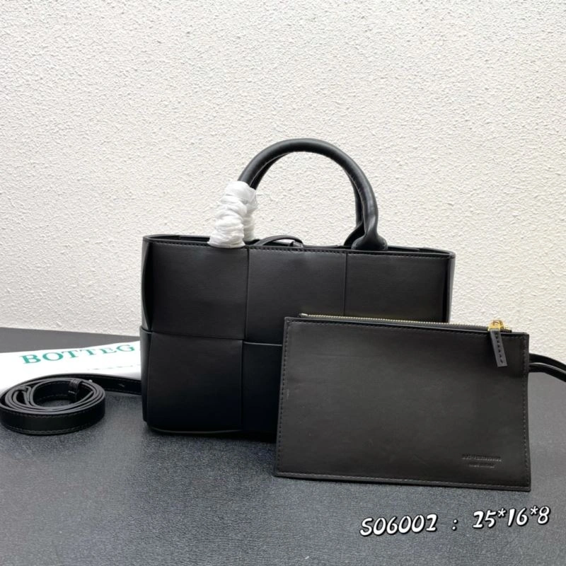 Bottega Veneta Shopping Bags FashionForward 84687