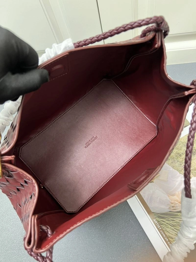 Tailored Bottega Veneta Shopping Bags 84691