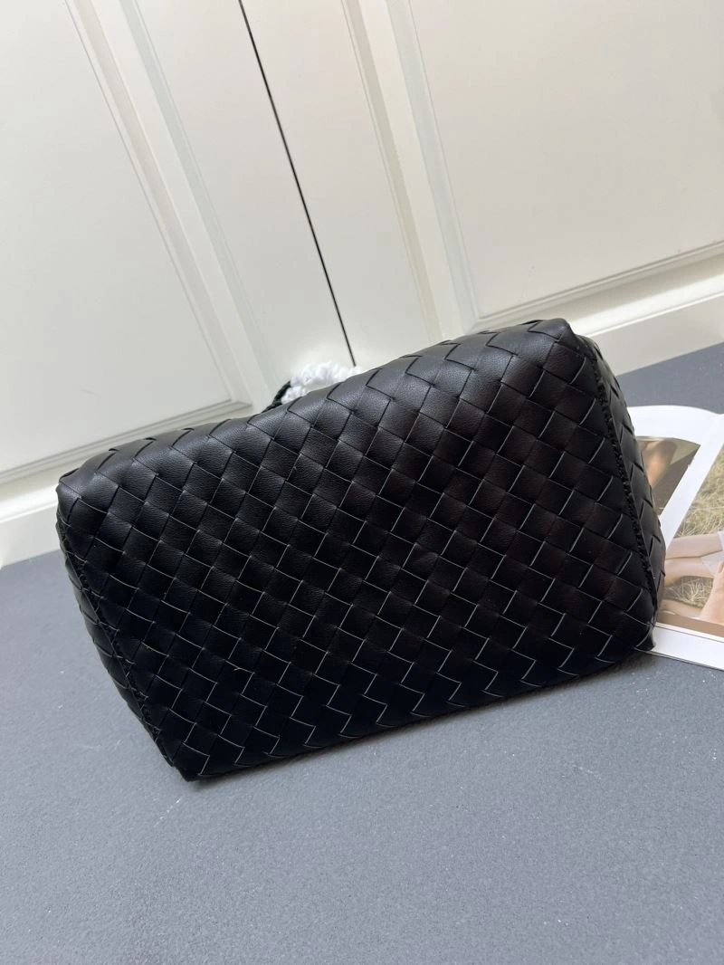 Sporty Bottega Veneta Shopping Bags 84651