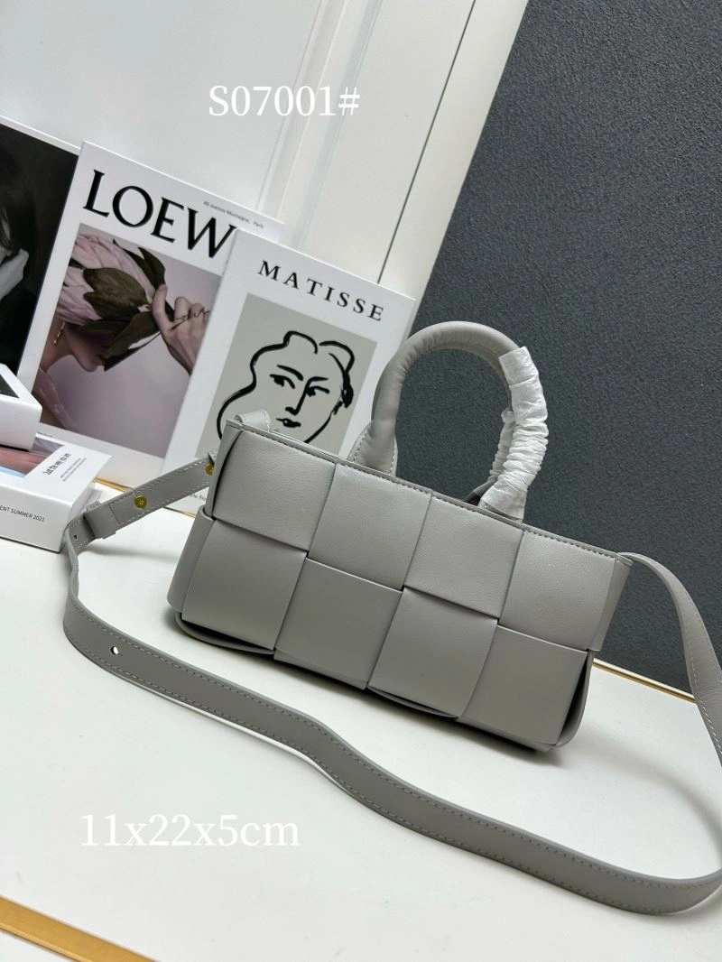 Bottega Veneta Shopping Bags Effortless 84680