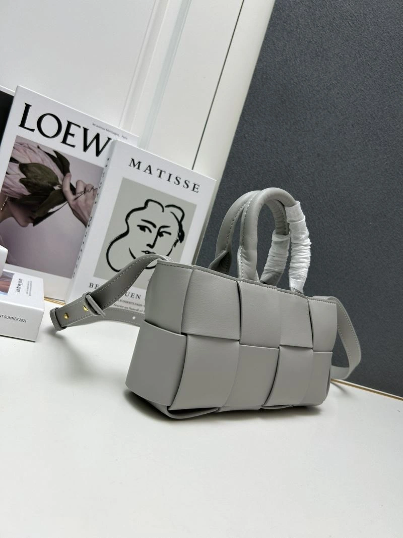Bottega Veneta Shopping Bags Effortless 84680