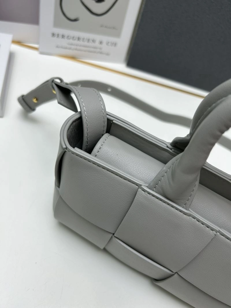 Bottega Veneta Shopping Bags Effortless 84680