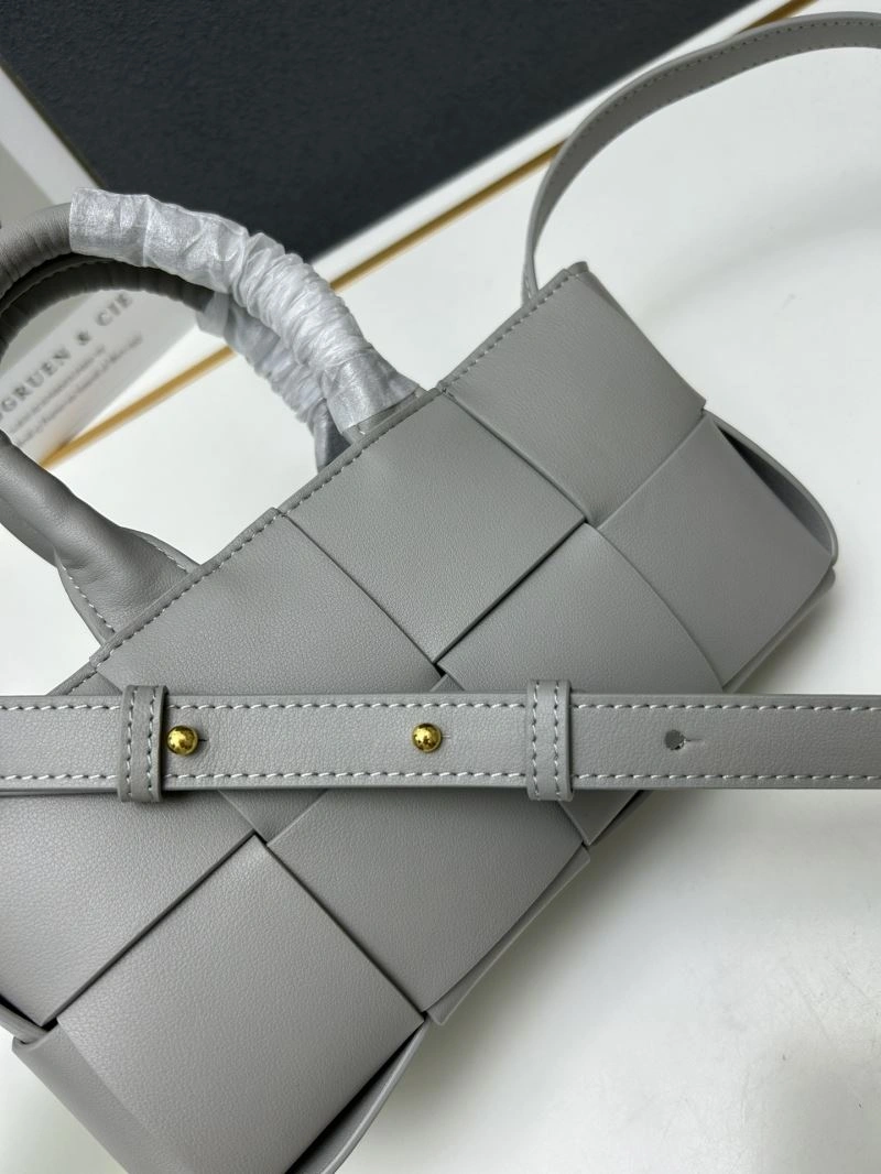 Bottega Veneta Shopping Bags Effortless 84680