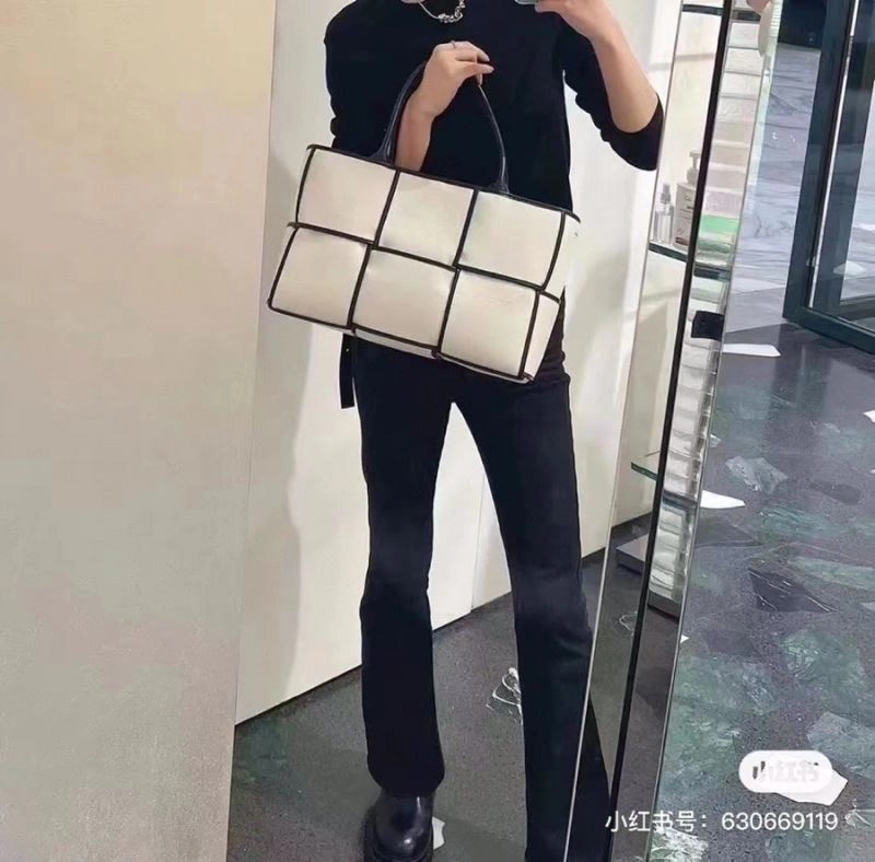 Fashionable Bottega Veneta Shopping Bags 68068