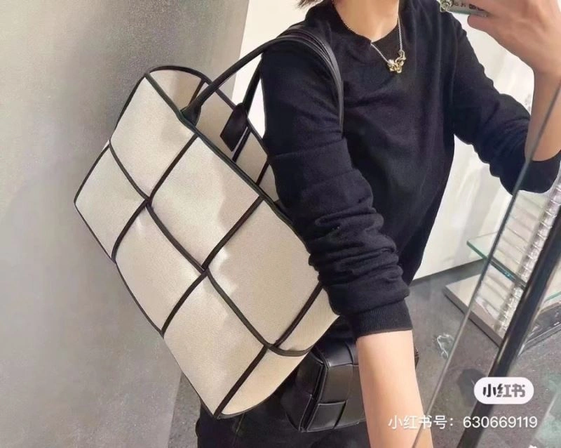 Fashionable Bottega Veneta Shopping Bags 68068