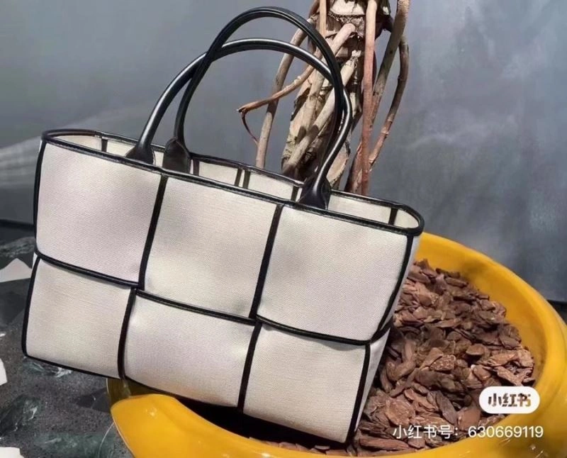 Fashionable Bottega Veneta Shopping Bags 68068