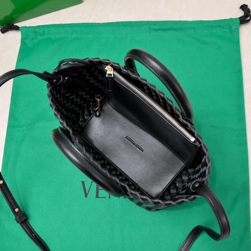 Bottega Veneta Shopping Bags Lightweight 68017