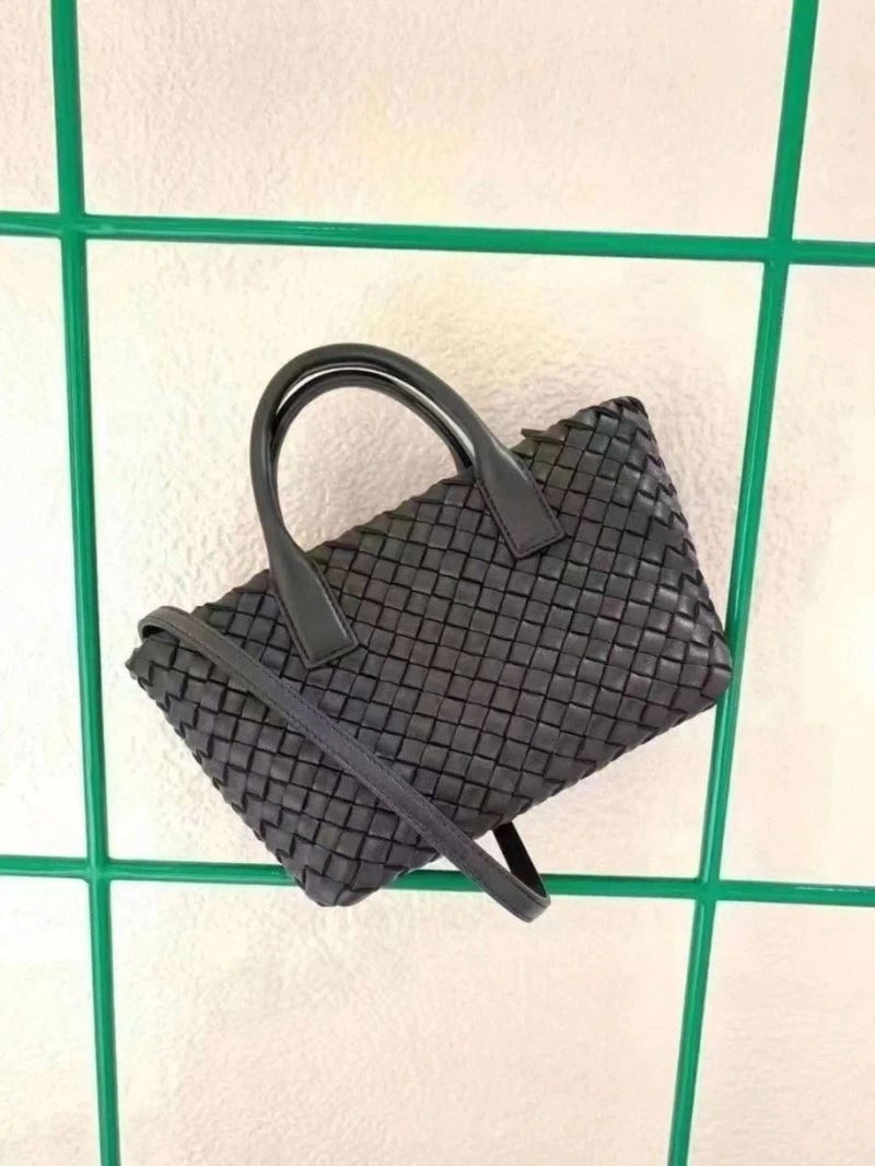 Bottega Veneta Shopping Bags Lightweight 68017
