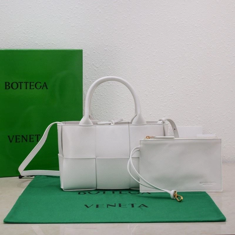 Bottega Veneta Shopping Bags Timeless 67936