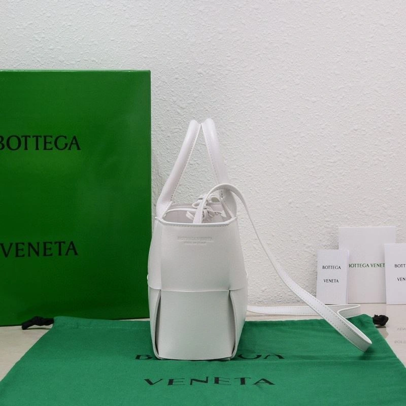 Bottega Veneta Shopping Bags Timeless 67936