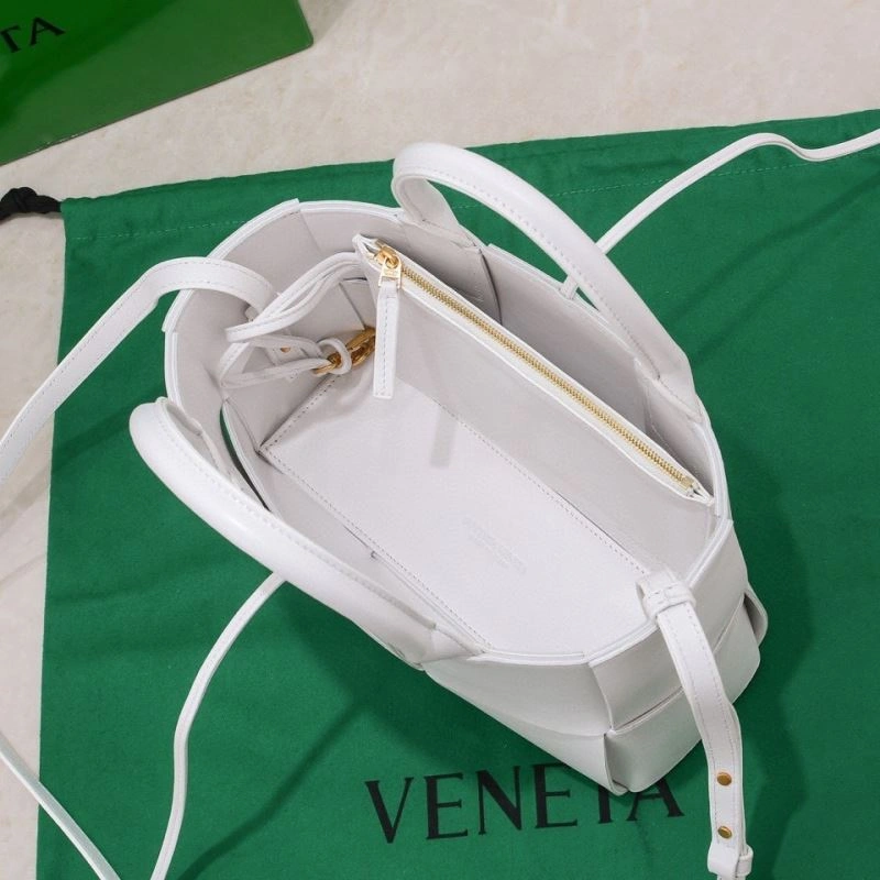 Bottega Veneta Shopping Bags Timeless 67936