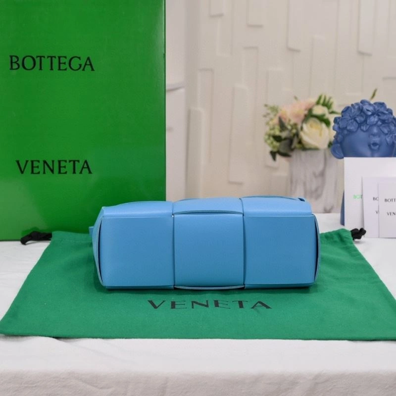 Bottega Veneta Shopping Bags Snug 67971