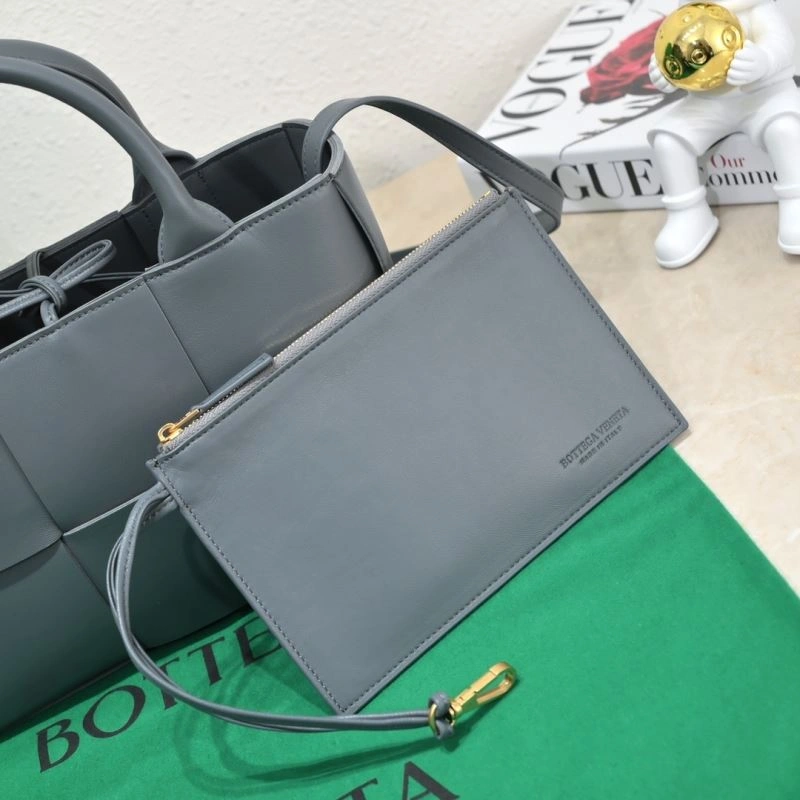 Bottega Veneta Shopping Bags Modern 67947