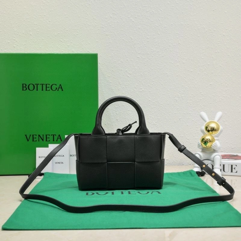 Neat Bottega Veneta Shopping Bags 67945