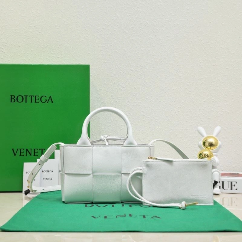Bottega Veneta Shopping Bags Practical 67940