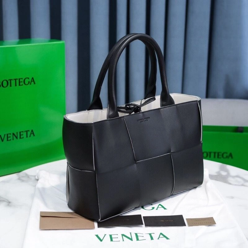 AllSeason Bottega Veneta Shopping Bags 67970