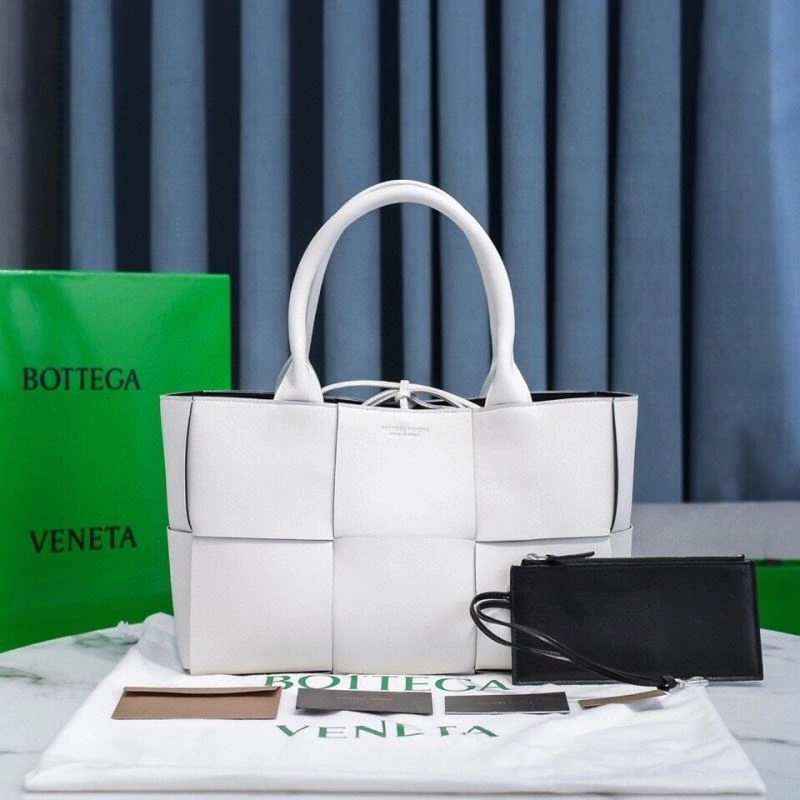 Bottega Veneta Shopping Bags SoftTouch 67928