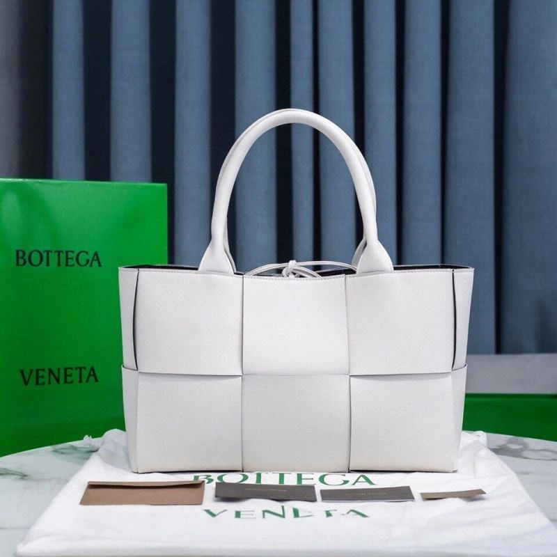 Bottega Veneta Shopping Bags SoftTouch 67928
