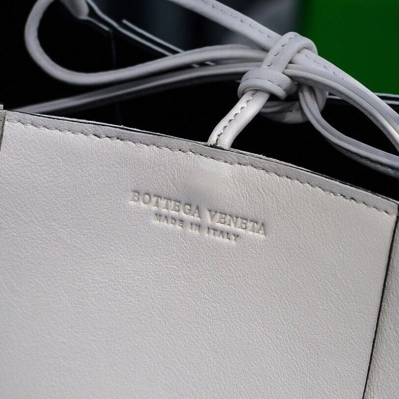 Bottega Veneta Shopping Bags SoftTouch 67928