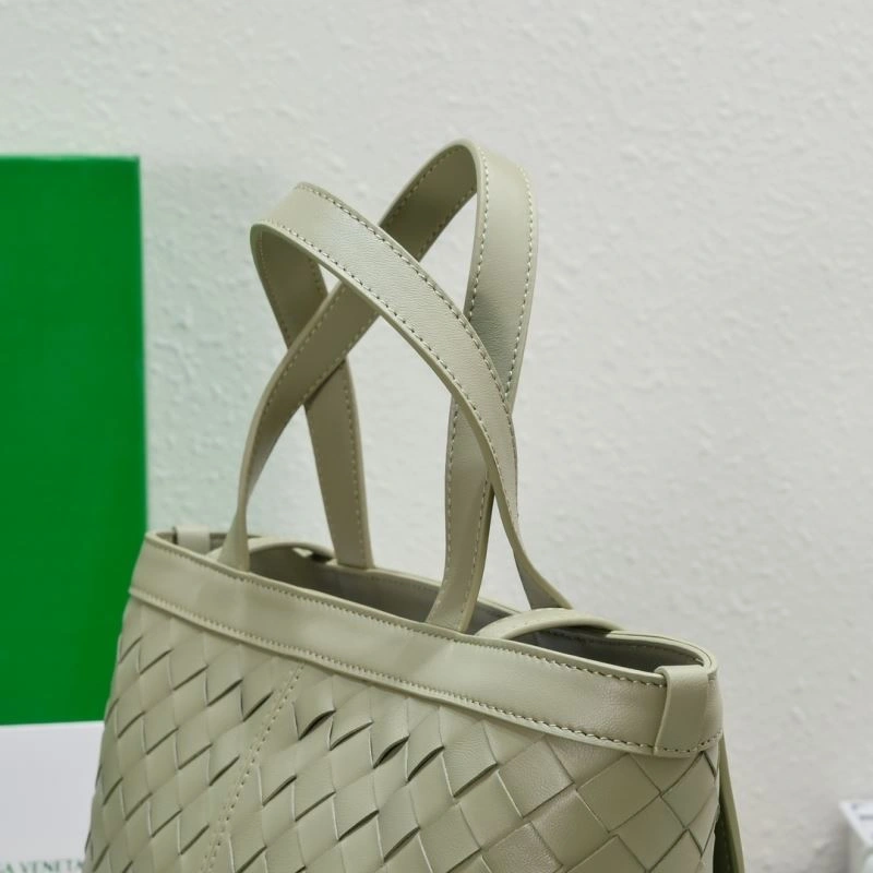 WaterResistant Bottega Veneta Shopping Bags 67917