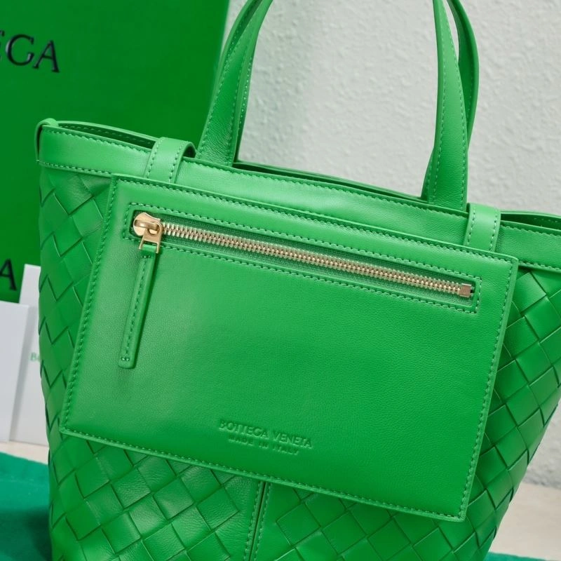 Bold Bottega Veneta Shopping Bags 67876