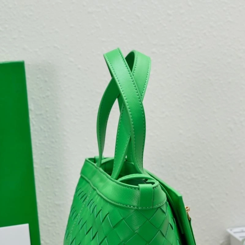 Bold Bottega Veneta Shopping Bags 67876