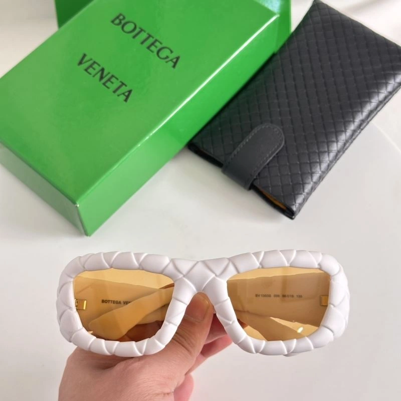 Bold Bottega Veneta Sunglasses 277051