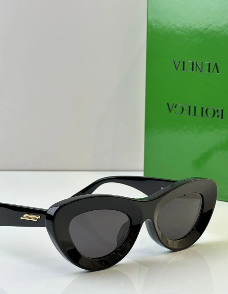 Bottega Veneta Sunglasses OnTrend 277102