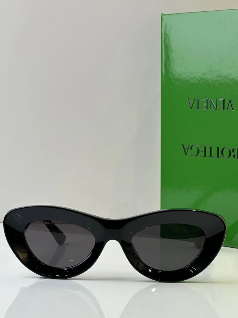 Bottega Veneta Sunglasses OnTrend 277102