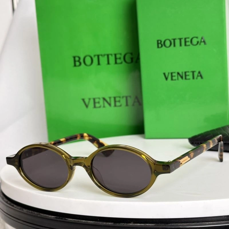Bottega Veneta Sunglasses Fashionable 277105