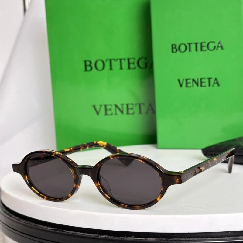 Bottega Veneta Sunglasses Fashionable 277105