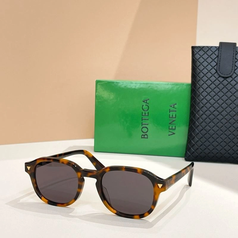 Sustainable Bottega Veneta Sunglasses 277111