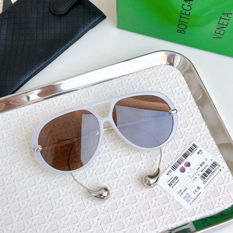 Lightweight Bottega Veneta Sunglasses 277087