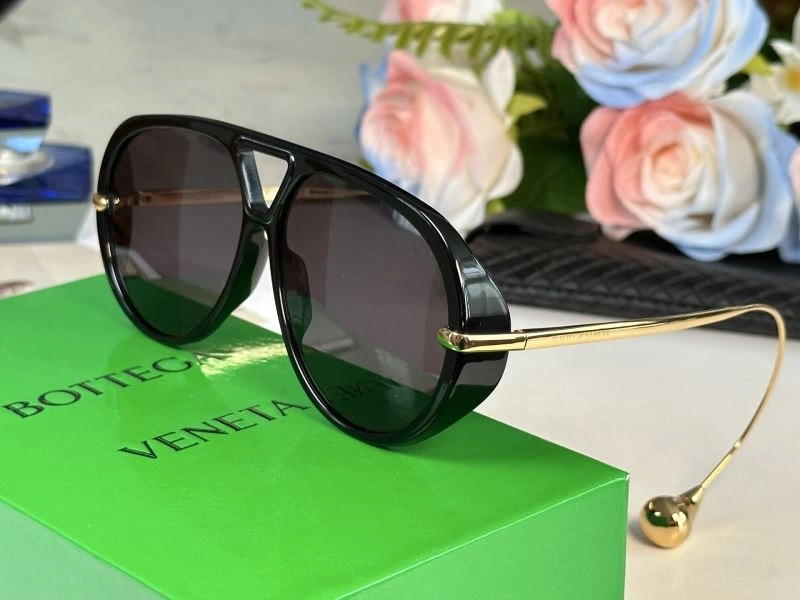 Lightweight Bottega Veneta Sunglasses 277110